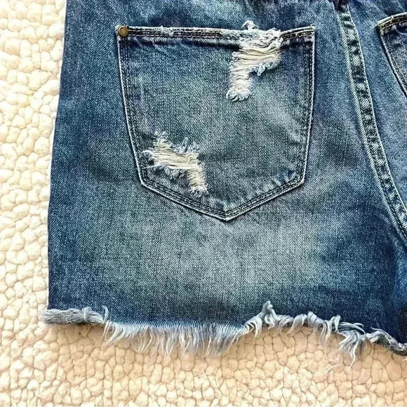 Petra 153 High Rise 100% Cotton Super Distressed Faded Mom Jean Shorts Size 7/27 - Picture 9 of 13